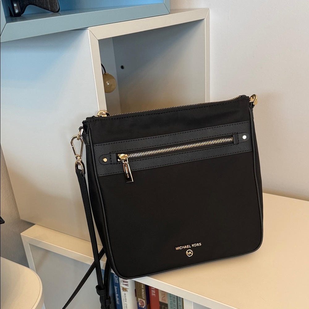 Michael Kors Elegant Black Crossbody Bag